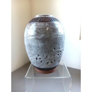 Studio Art Pottery Vase Beautiful Glaze Hand Thrown Artisan Signed MOON Surface‎
